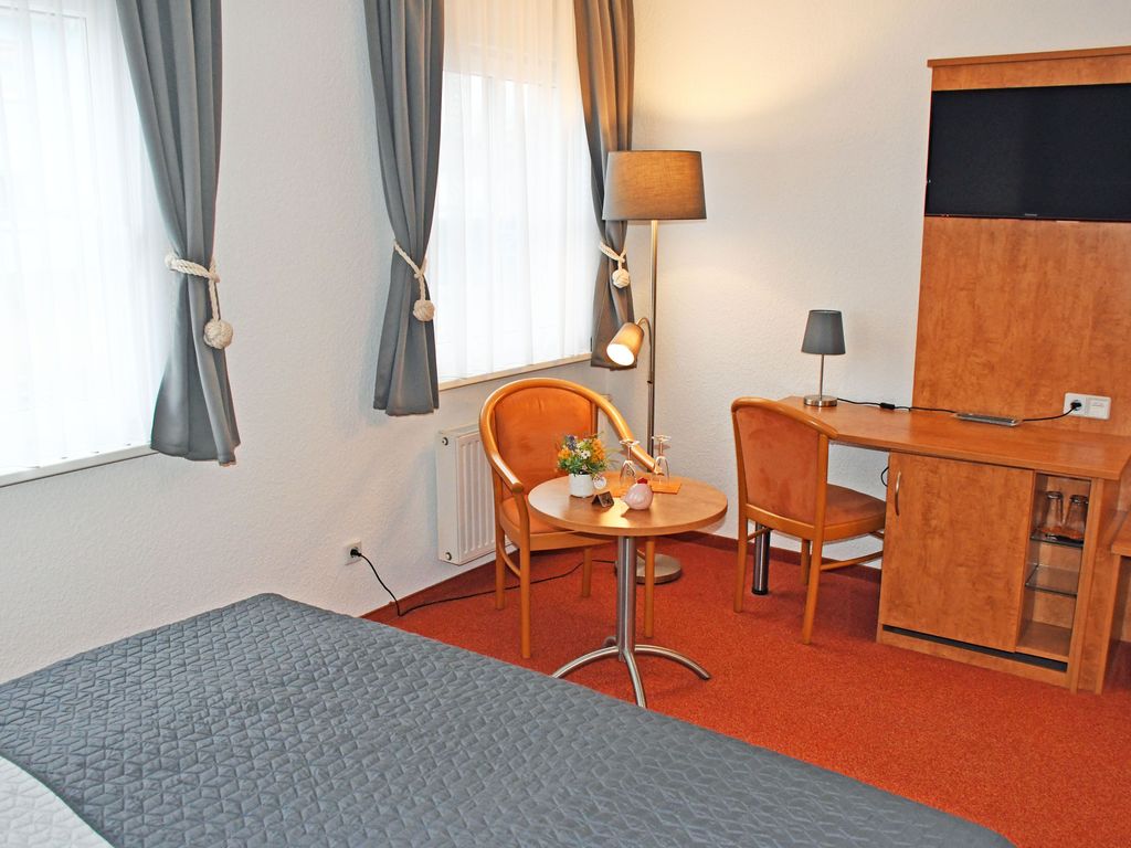 105 Doppelzimmer - Hotel Sonnenklahr mit Pool detail 2