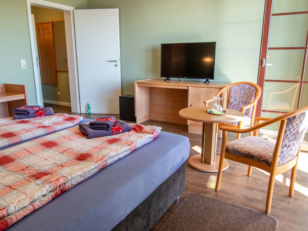 3 - Doppelzimmer - Pension Zur Wittower Fähre detail 4