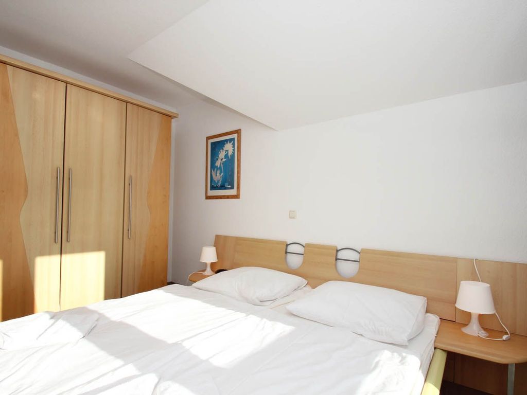 11 schöne 2-Raum-Ferienwohnung mit Balkon - Appartementhaus mit Balkon und Wellnesslanlage (HM-10-18) detail 1