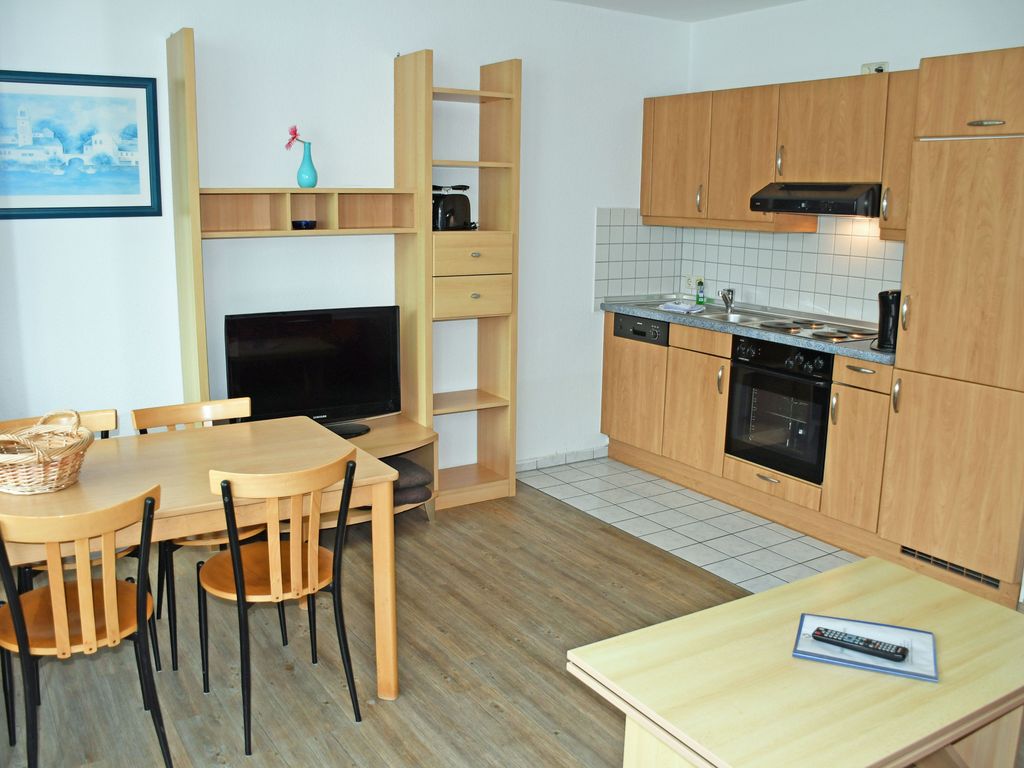 17 schöne 2-Raum-Ferienwohnung mit Balkon - Appartementhaus mit Balkon und Wellnesslanlage (HM-10-18) detail 1