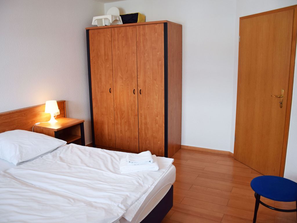 18 schöne 2-Raum-Ferienwohnung mit Balkon - Appartementhaus mit Balkon und Wellnesslanlage (HM-10-18) detail 1