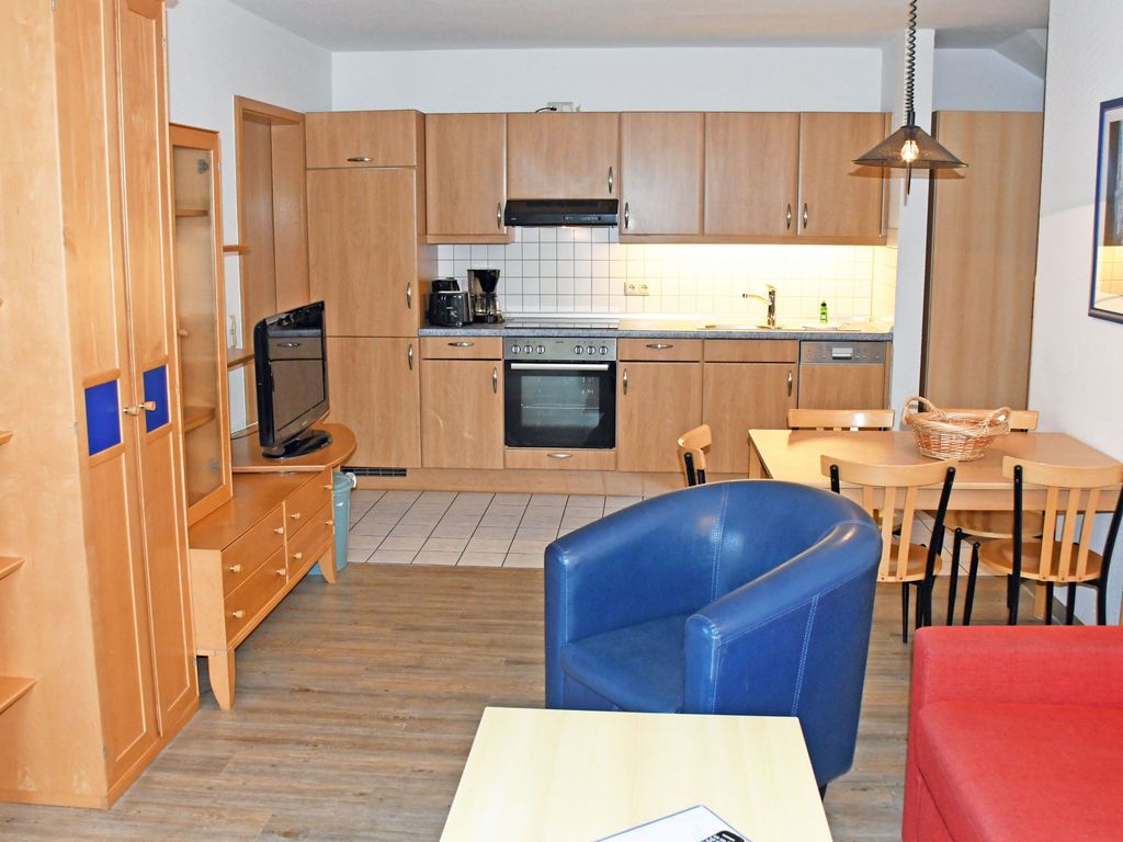 12 schöne 3-Raum-Ferienwohnung mit Balkon - Appartementhaus mit Balkon und Wellnesslanlage (HM-10-18) detail 2