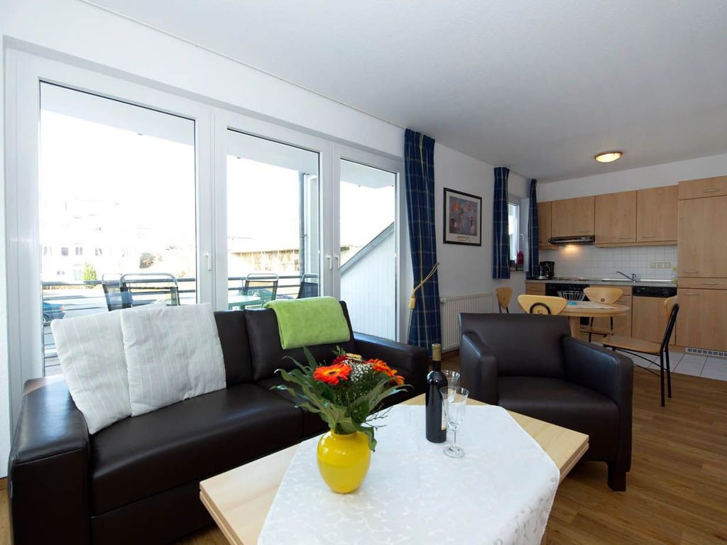 06 schöne 2-Raum-Ferienwohnung mit Balkon