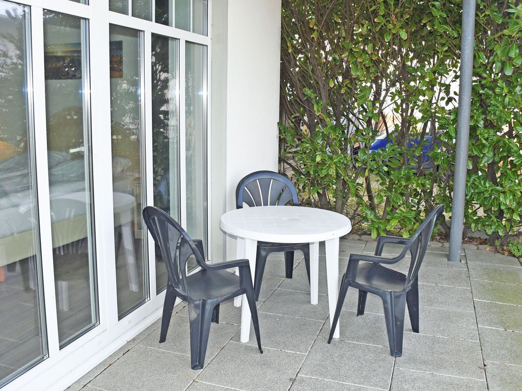 04 schöne 1-Raum-Fewo tlw. Seeblick, Strandlage mit Terrasse - Appartementhaus am Strand m. Balkon Göhren (OR 01-09) detail 4