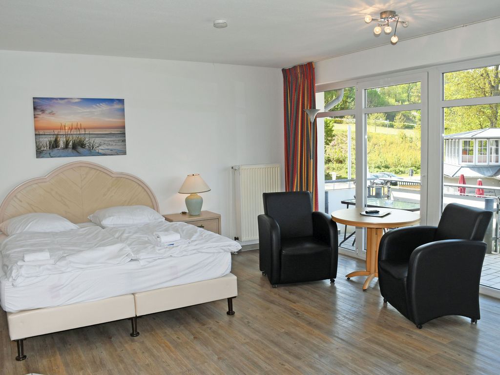 18 schöne 1-Raum-Fewo mit Seeblick, Strandlage mit Balkon