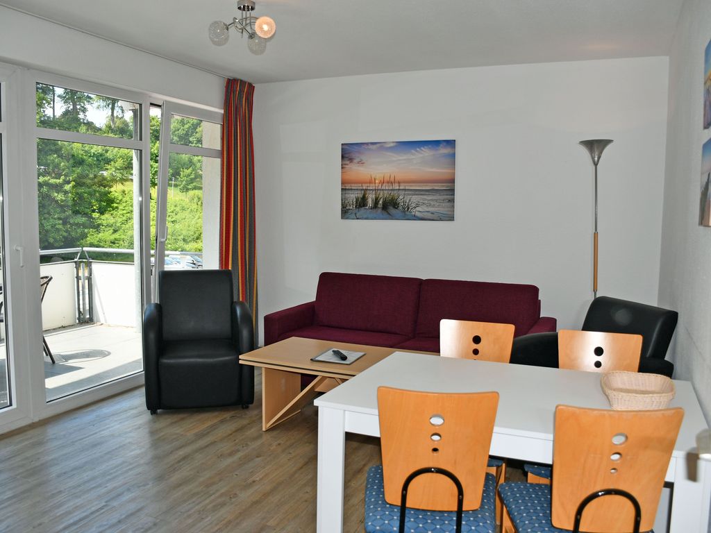 17 schöne 2-Raum-Fewo, Strandlage mit Balkon - Appartementhaus am Strand m. Balkon Göhren (OR 10-18) detail 1