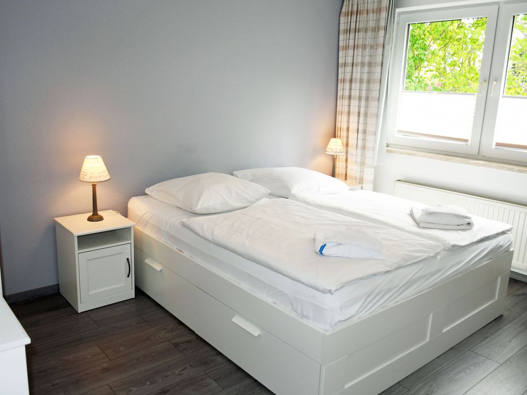 18 schöne 3-Raum-Ferienwohnung mit Seeblick u. Balkon - Appartementhaus mit Balkon im Ostseebad Göhren (HN) detail 1