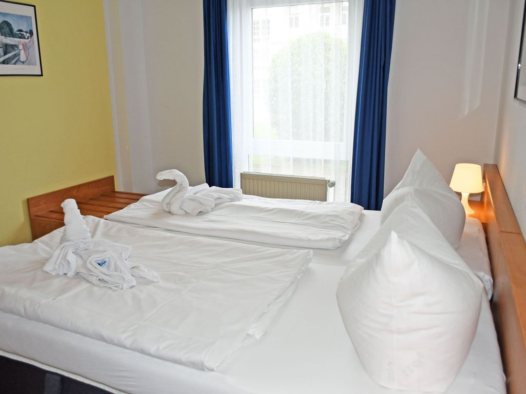 27 schöne 2-Raum-Ferienwohnung mit Terrasse - Appartementhaus mit Balkon im Ostseebad Göhren (HN) detail 2