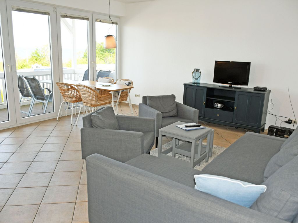 18 schöne 3-Raum-Ferienwohnung mit Seeblick u. Balkon - Appartementhaus mit Balkon im Ostseebad Göhren (HN) detail 2