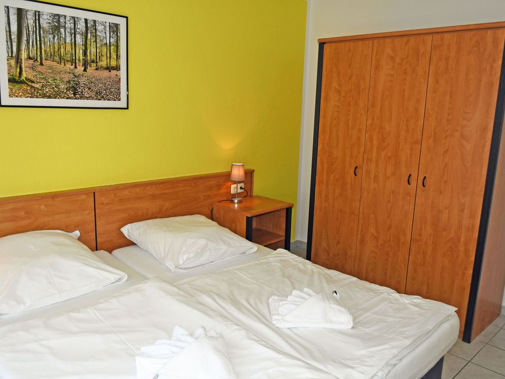 14 schöne 3-Raum-Ferienwohnung mit Seeblick u. Balkon - Appartementhaus mit Balkon im Ostseebad Göhren (HN) detail 4