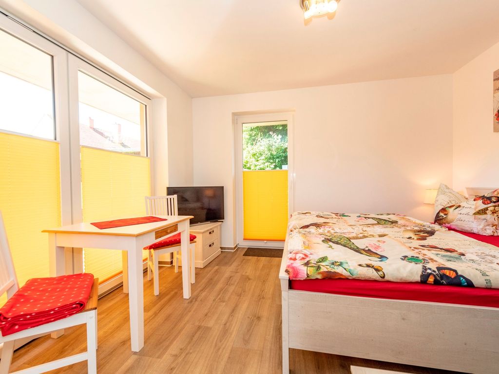 01 1-Raum-Ferienwohnung mit Terrasse