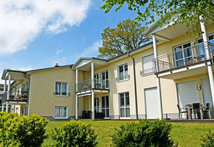 Appartementhaus mit Meerblick im Ostseebad Göhren (HO)