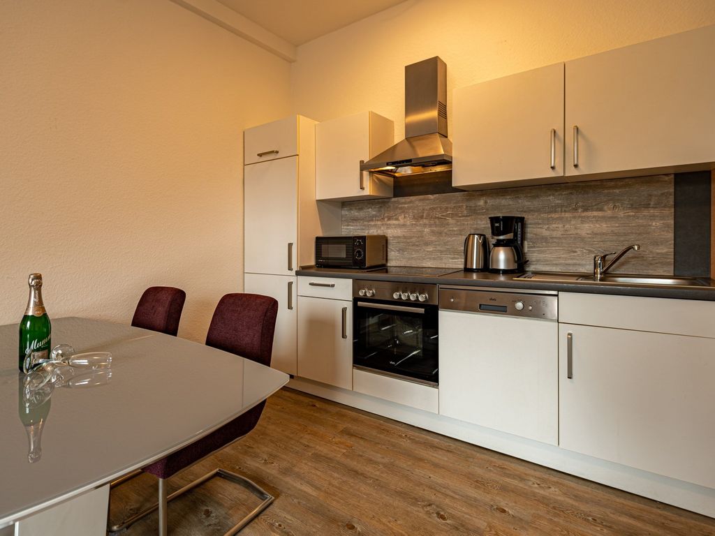 schöne 3-Raum-Ferienwohnung mit Terrasse (Düne) - Appartementhaus mit Balkon und Wellnesslanlage (HM-ADL) detail 2