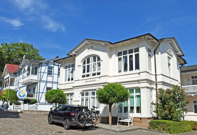 Ferienwohnung mit Balkon 500 m bis zum Strand (VH)