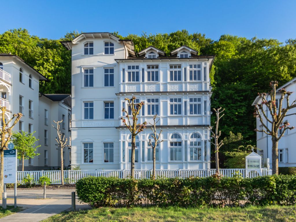 Villa Strandeck, Apt 7 - direkt am Strand, mit Ostseeblick