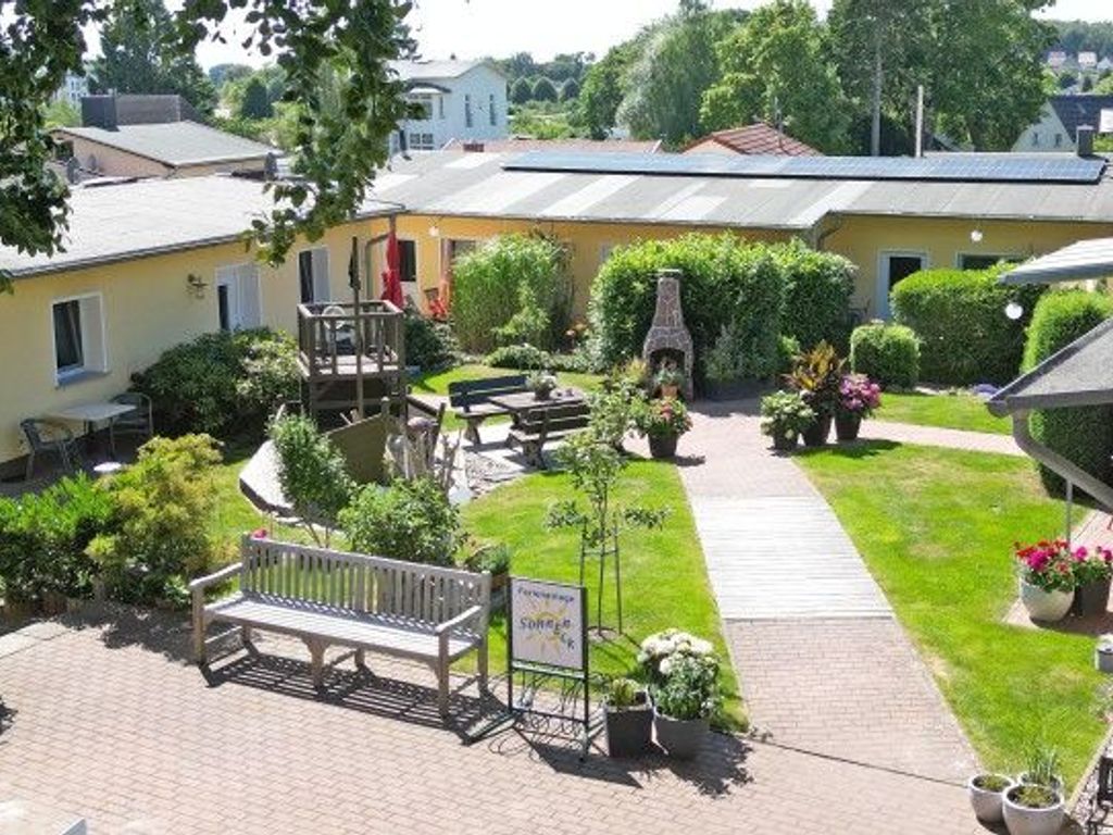Ferienwohnungen mit Terrasse in Sellin zum Südstrand detail 1