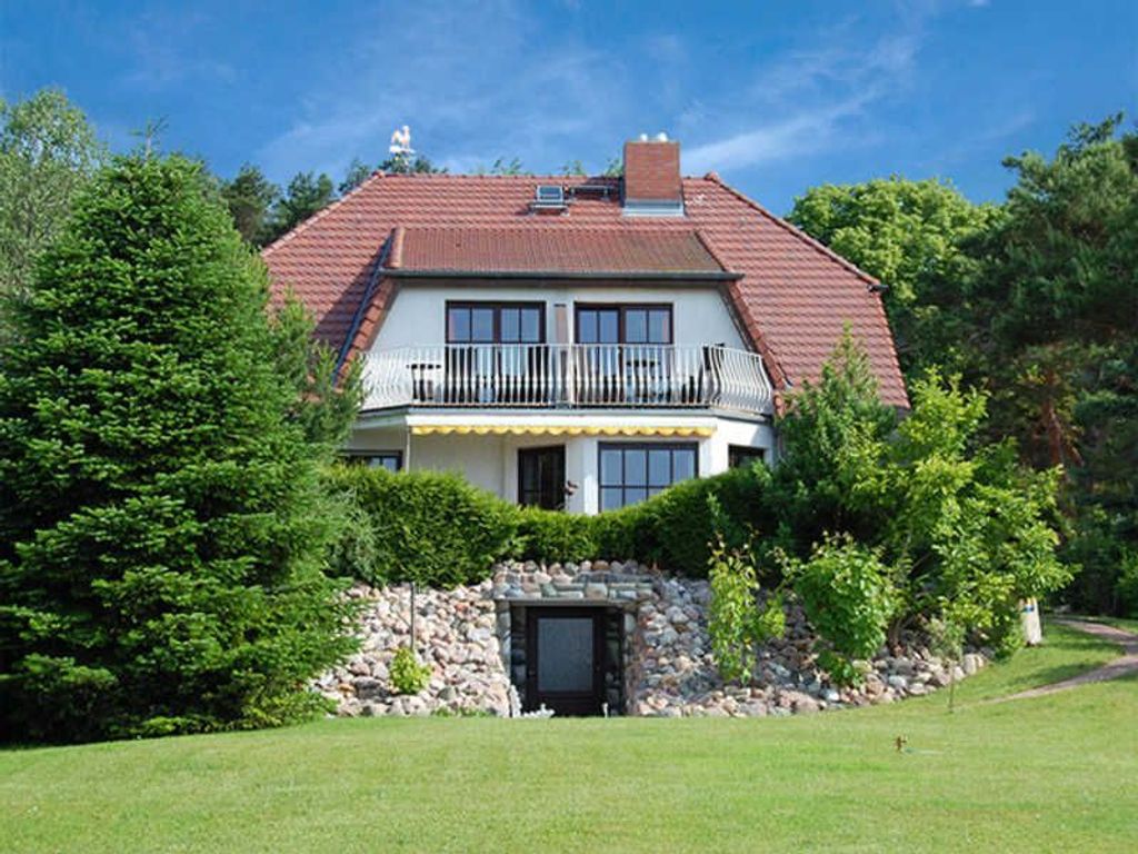 schöne 2-Raum Ferienwohnungen direkt am Selliner See detail 1