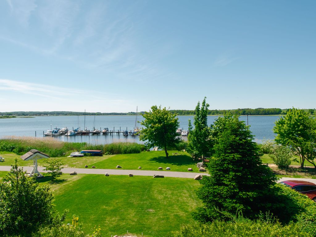schöne 2-Raum Ferienwohnungen direkt am Selliner See detail 2