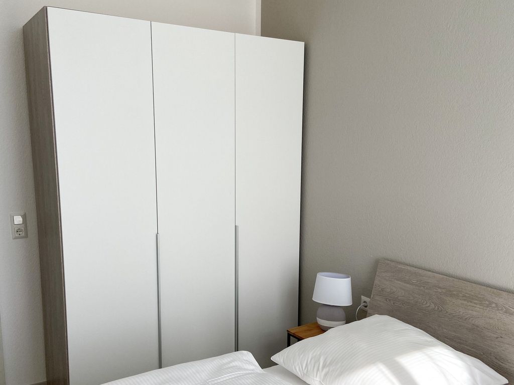 FeWo Nr.4 > 3-Zimmer-Ferienwohnung - Villa Azur - Meerblick - Sassnitz auf Rügen detail 1