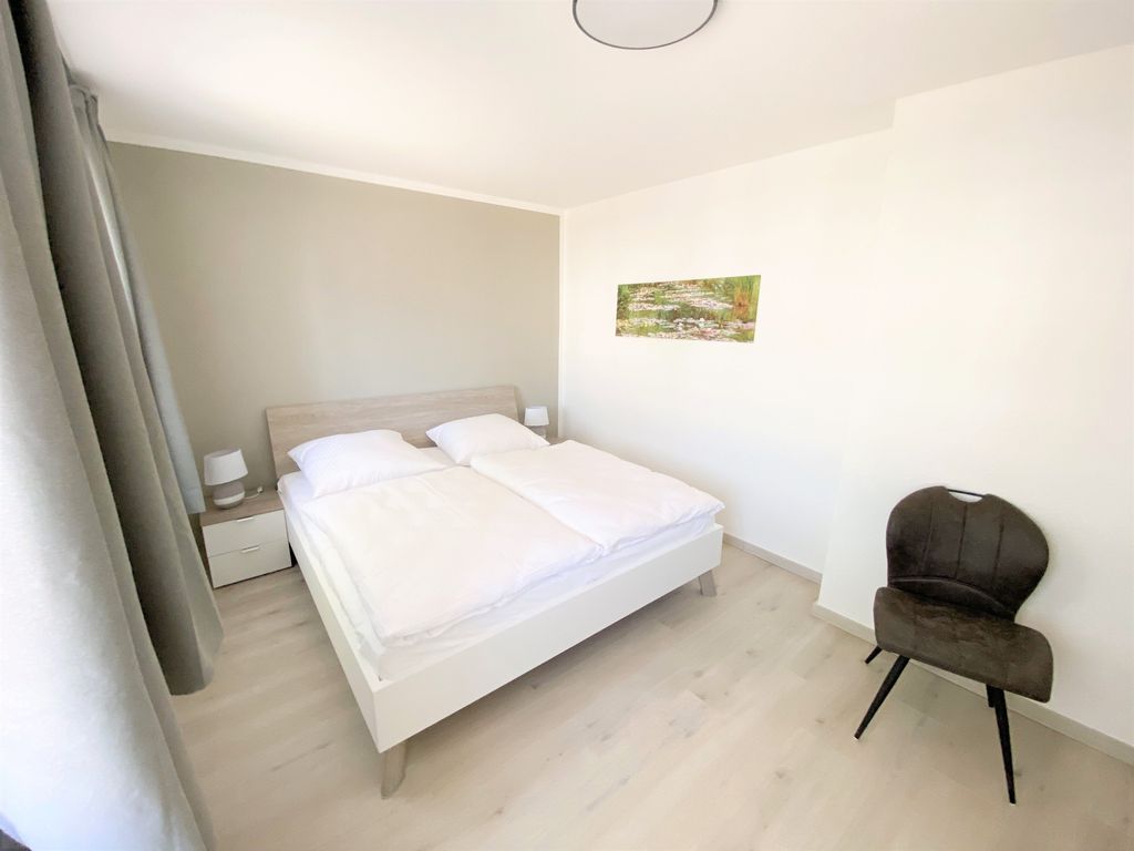FeWo Nr.6 > 3-Zimmer-Ferienwohnung - Villa Azur - Meerblick - Sassnitz auf Rügen detail 2