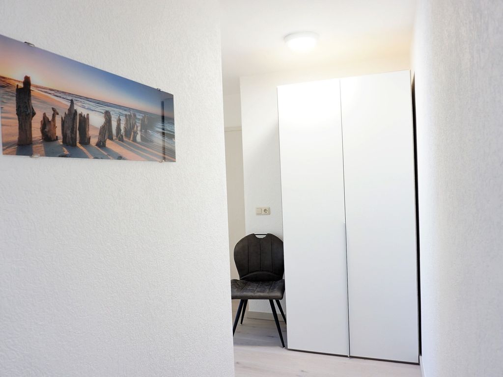 FeWo Nr.6 > 3-Zimmer-Ferienwohnung - Villa Azur - Meerblick - Sassnitz auf Rügen detail 4