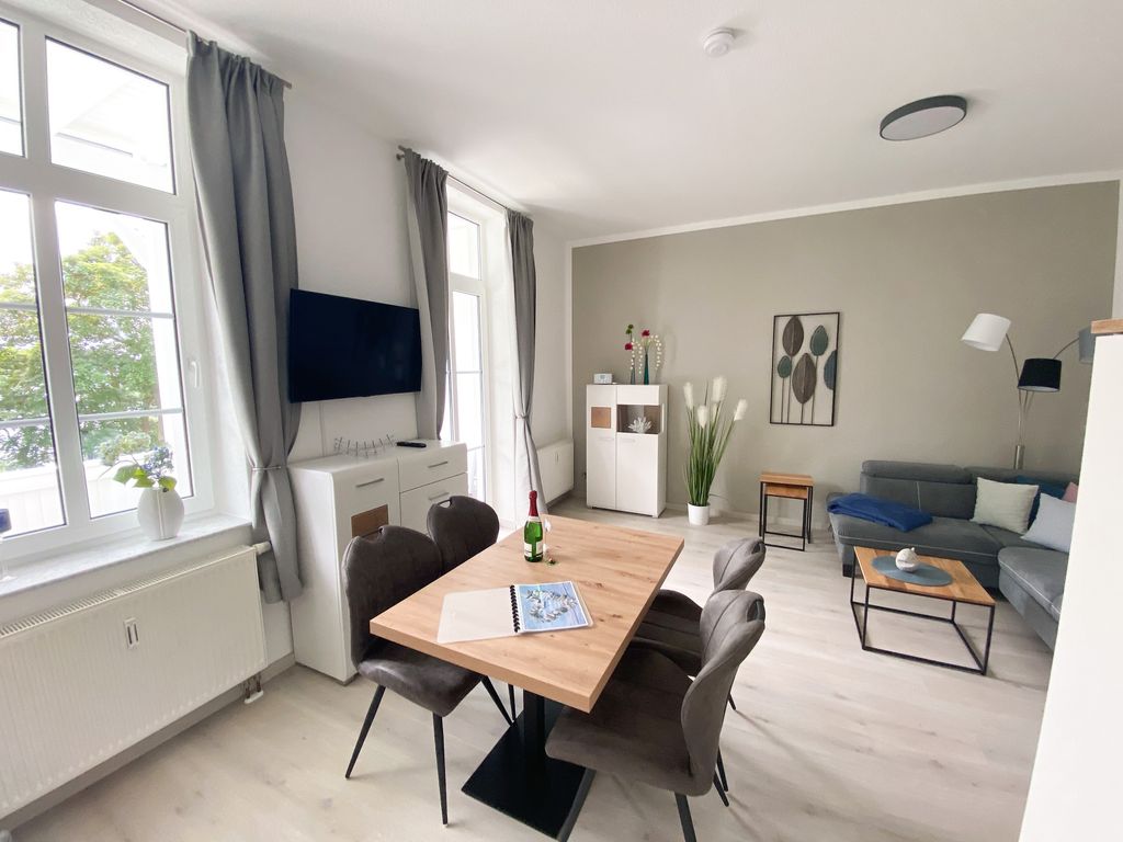 FeWo Nr.3 > 2-Zimmer-Ferienwohnung - Villa Azur - Meerblick - Sassnitz auf Rügen detail 4