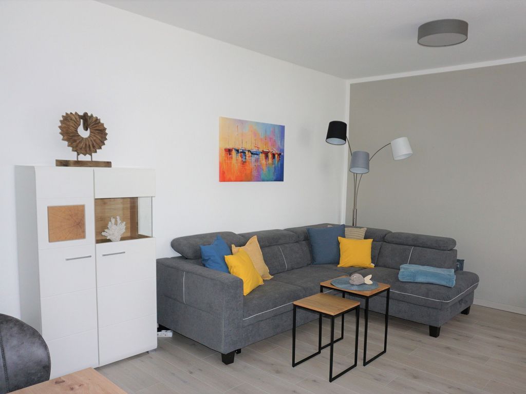 FeWo Nr.7 > 3-Zimmer-Ferienwohnung - Villa Azur - Meerblick - Sassnitz auf Rügen detail 1
