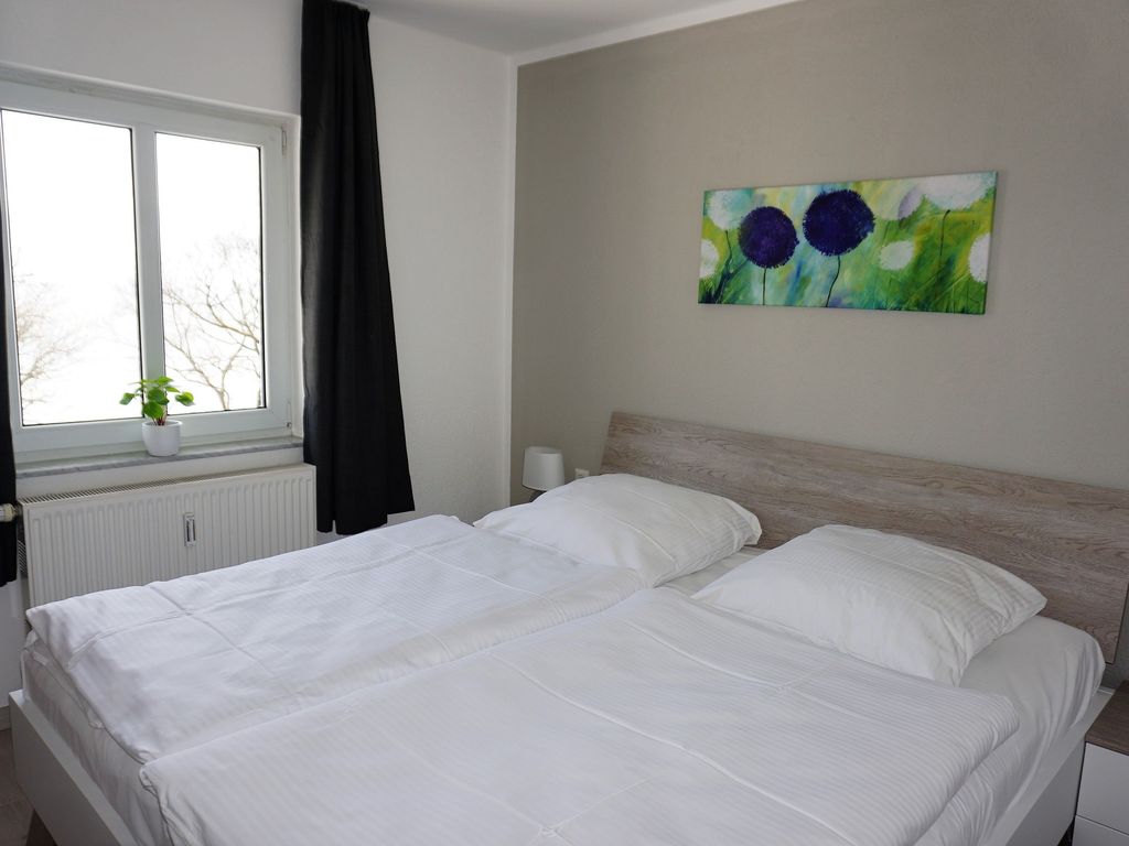 FeWo Nr.5 > 2-Zimmer-Ferienwohnung - Villa Azur - Meerblick - Sassnitz auf Rügen detail 3