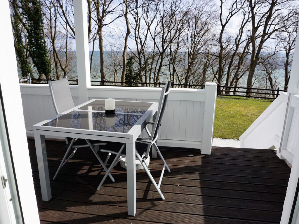 FeWo Nr.1 > 1-Zimmer-Ferienwohnung - Villa Azur - Meerblick - Sassnitz auf Rügen detail 4
