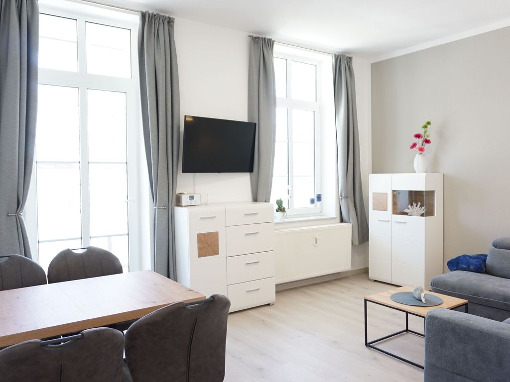 FeWo Nr.4 > 3-Zimmer-Ferienwohnung - Villa Azur - Meerblick - Sassnitz auf Rügen detail 3