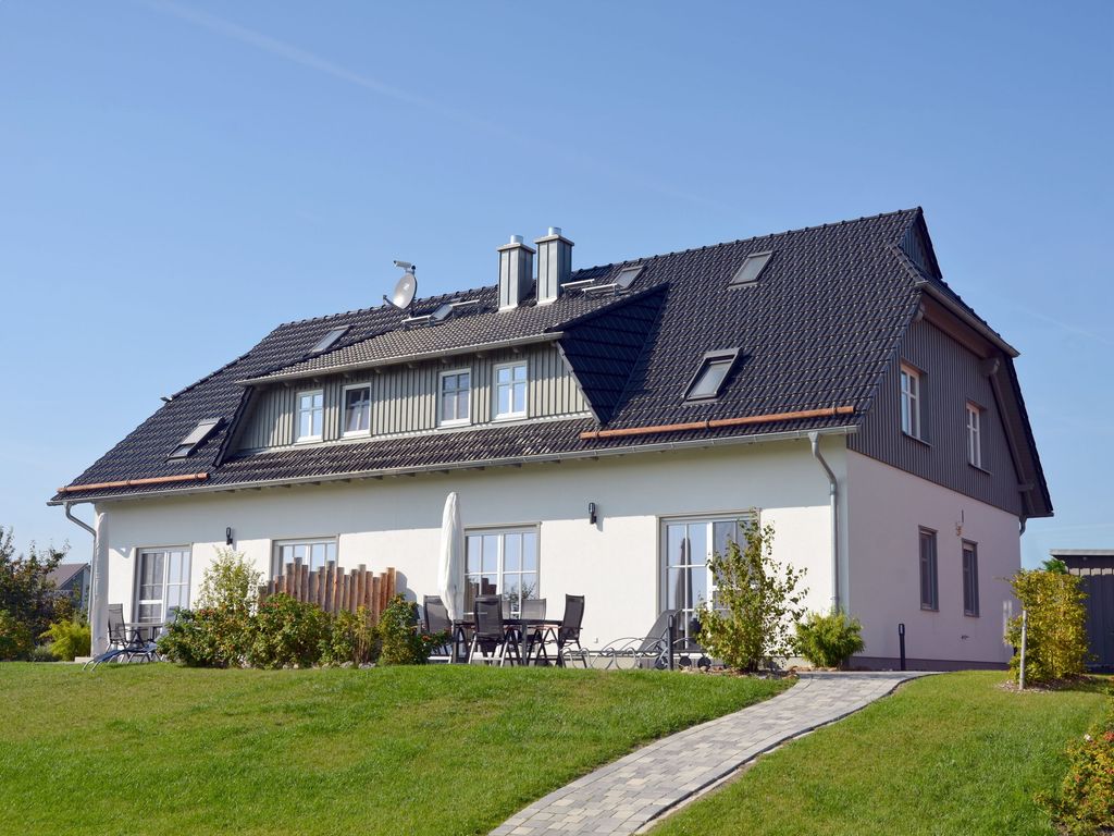 Haus Mönchgut | Haushälfte 01 | Feuerstein detail 3