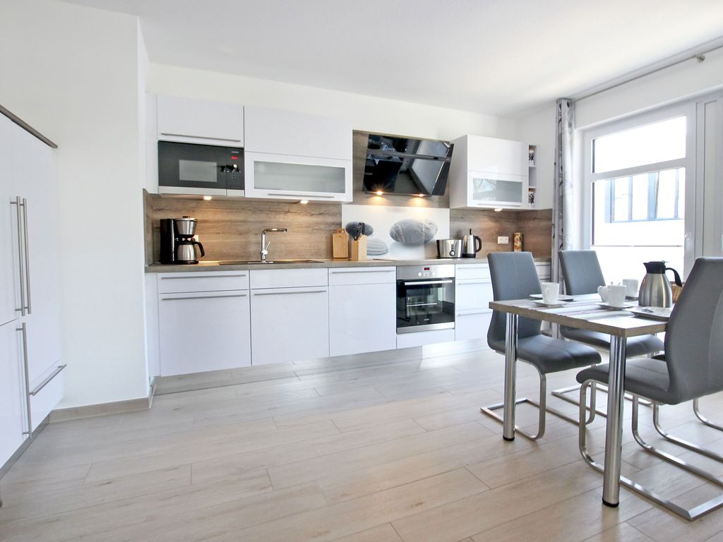 Villa Louisa in Sellin | Wohnung 51 | Meeresleuchten detail 1