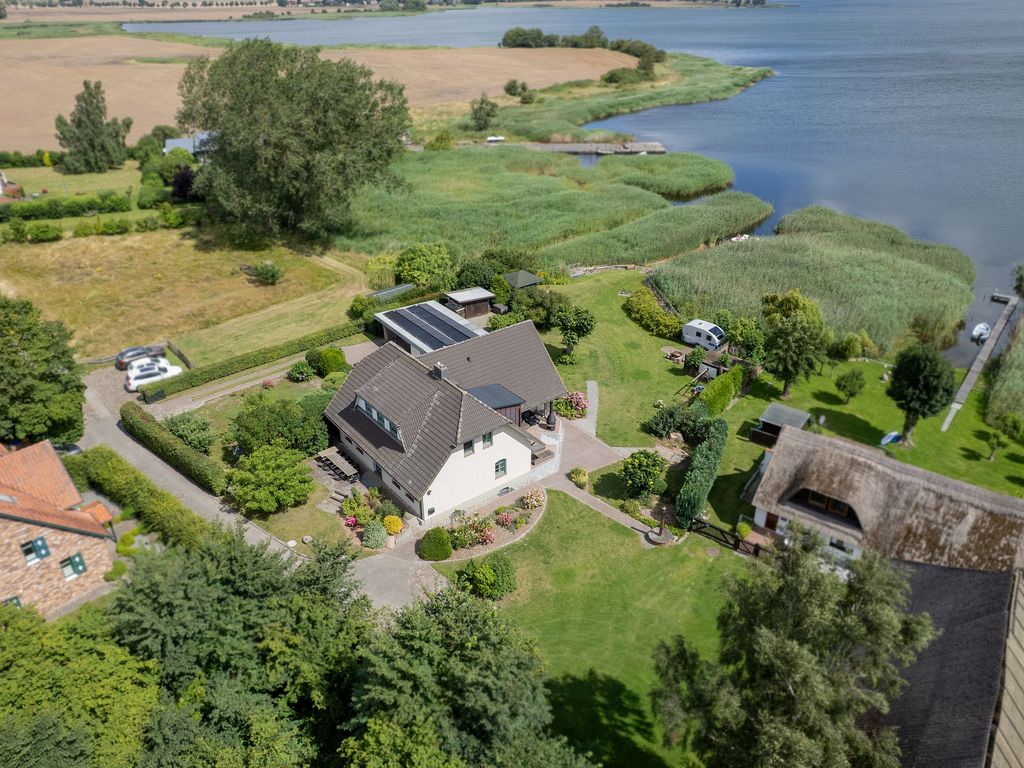 Boddenhuus - Traumhaus mit Steg und Ruderboot detail 1