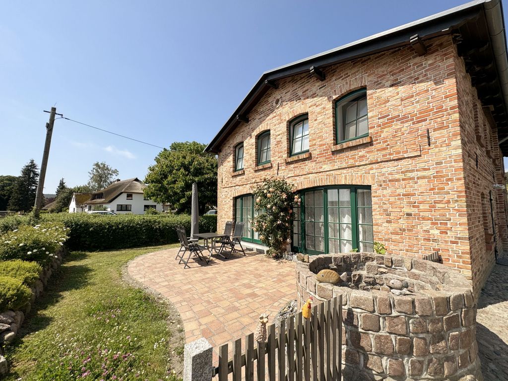 MR: Doppelhaushälfte Uns Kathus mit Terrasse & Kamin detail 2