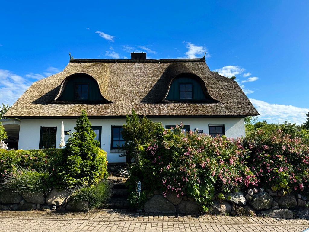 Strandhaus am Höft - exklusiver Privatstrand vor dem Haus detail 3