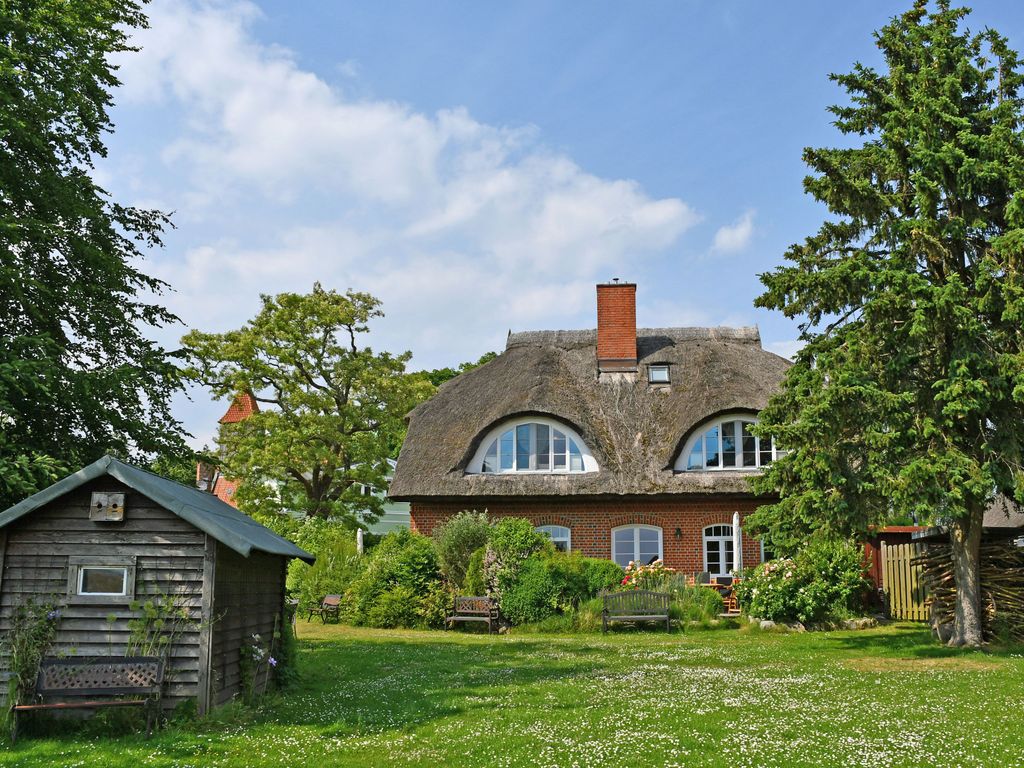 Ferienwohnungen im Landhaus am Deich mit großem Garten detail 3