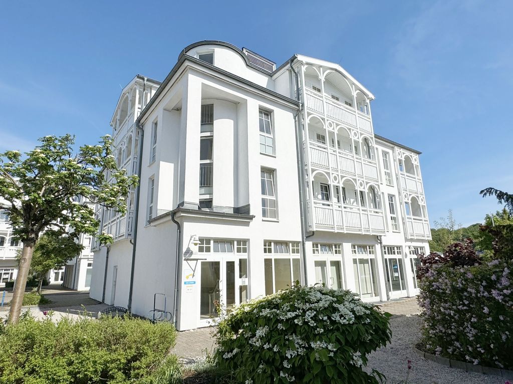 F: Seepark Sellin - Haus Altensien Whg 466 mit Balkon detail 1