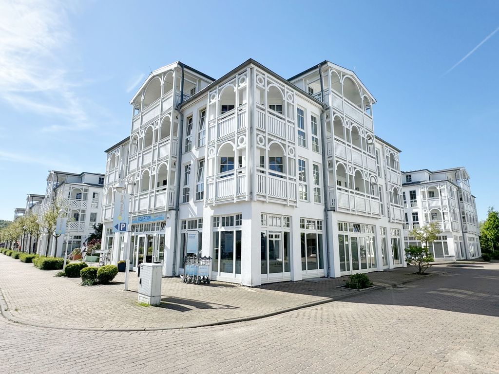 F: Seepark Sellin - Haus Altensien Whg 466 mit Balkon detail 3