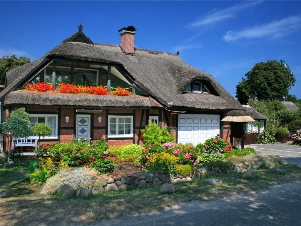 schöne Ferienwohnungen mit Terrasse/Balkon u. Sauna detail 2