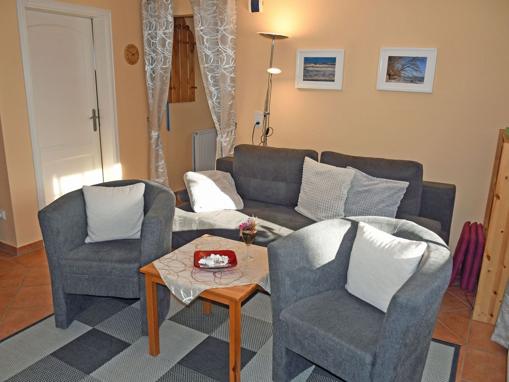 Ferienwohnung mit Balkon und Kamin Donnerkeil - Ferienwohnungen mit Kamin und Blick zum Selliner Seepark detail 1