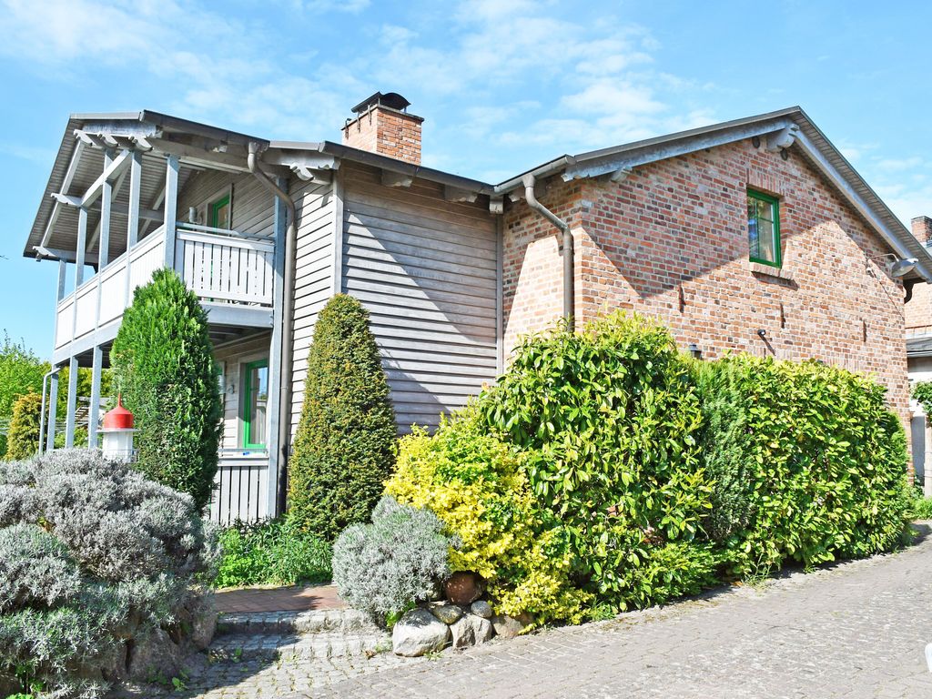 Ferienwohnungen mit Kamin und Blick zum Selliner Seepark detail 1