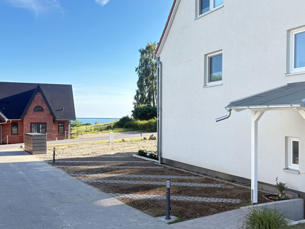 Ferienwohnung OstseeGlück mit Terrasse und Seeblick detail 2