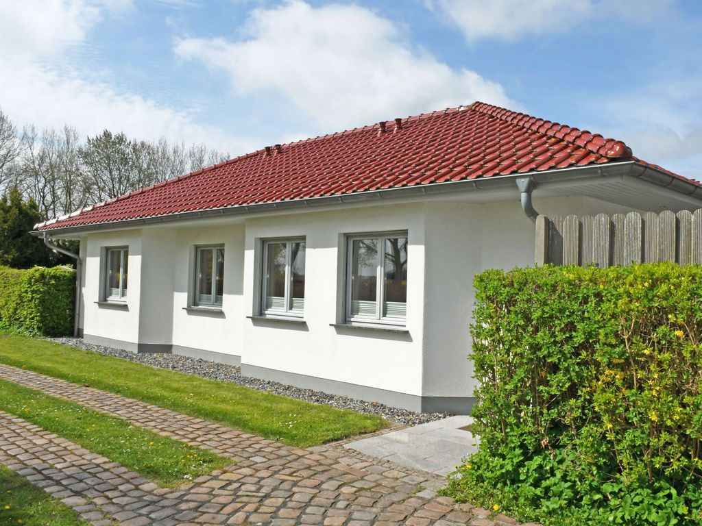 schöne Ferienwohnungen mit Terrasse im Zentrum von Rügen detail 1