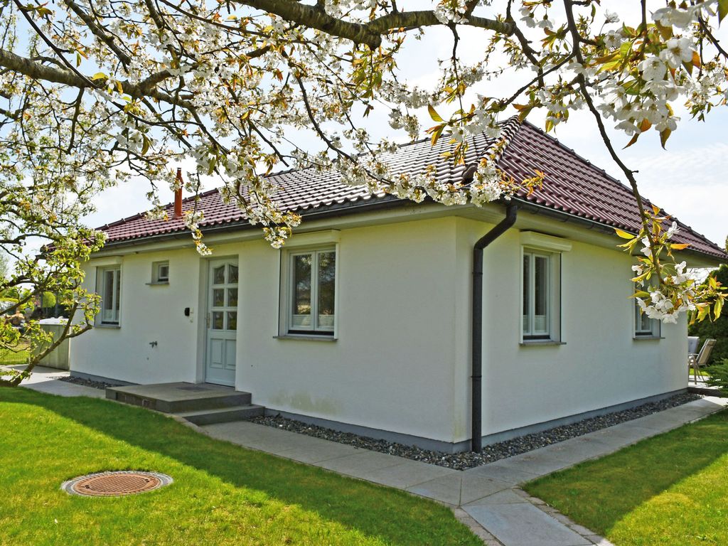 Ferienhaus mit Sauna u. Terrasse im Zentrum von Rügen detail 4