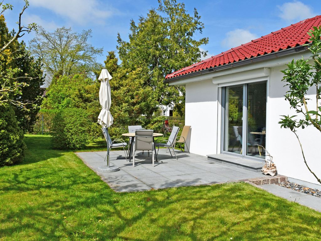 Ferienhaus mit Sauna u. Terrasse im Zentrum von Rügen