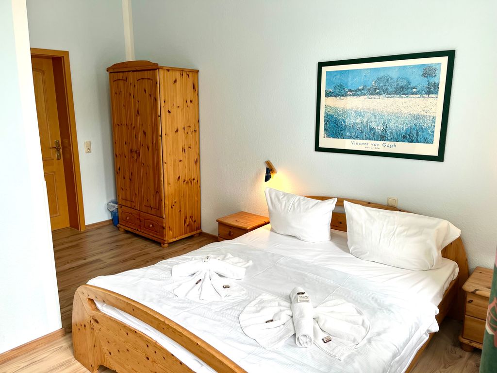 Doppelzimmer Nr. 5 - Pension Haus Edelweiß detail 1