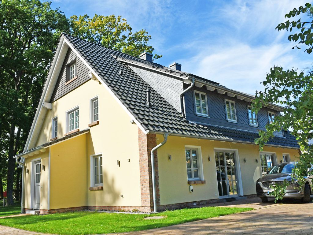 großes Baaber Ferienhaus mit Sauna und Kamin (R)