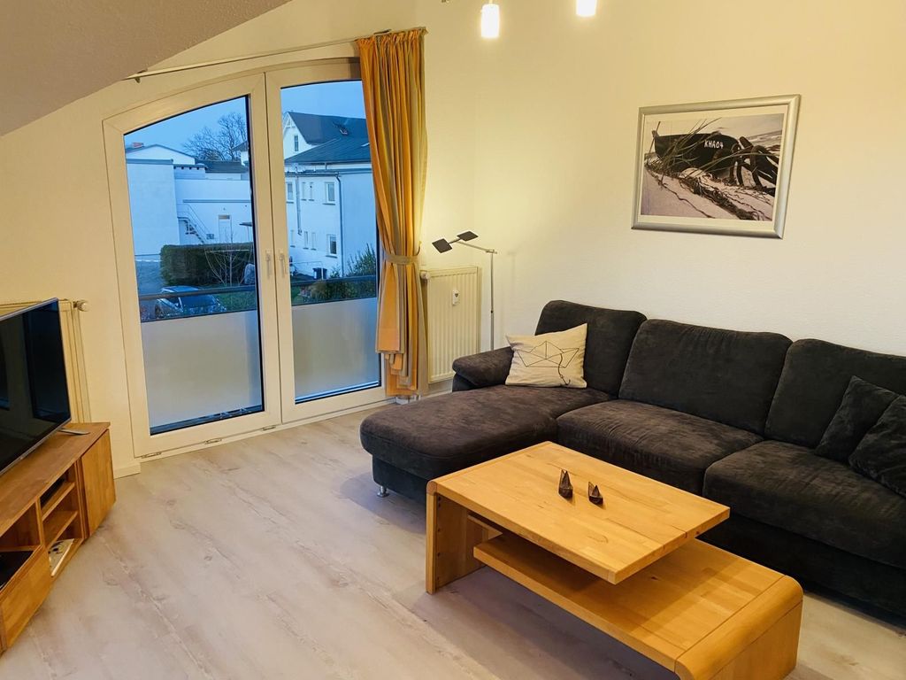 EIN-20 - Komfortable 2-Zimmer-Wohnung mit Balkon (HT)
