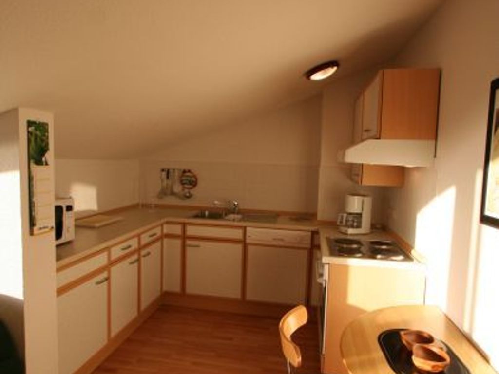 EIN-18 - Stilvolles Dachapartment mit Meerblick (HT) - Residenz Villa Eintracht - Ferienapartments in Göhren detail 1