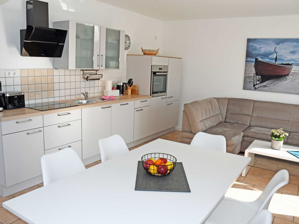 02 Fereinwohnung mit Terasse OG Dranske - schöne Ferienwohnungen in Dranske auf dem Windland! detail 3